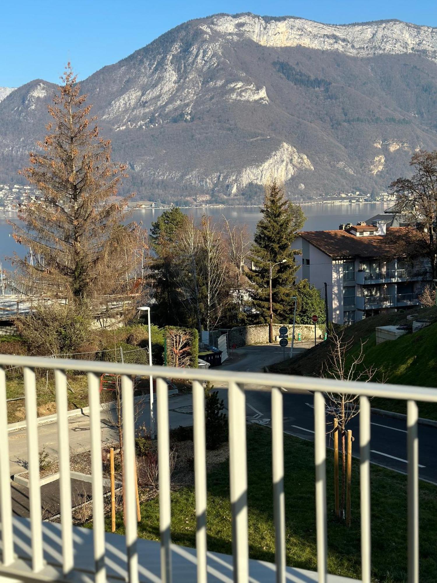 Lac Arte Postale Annecy Luaran gambar