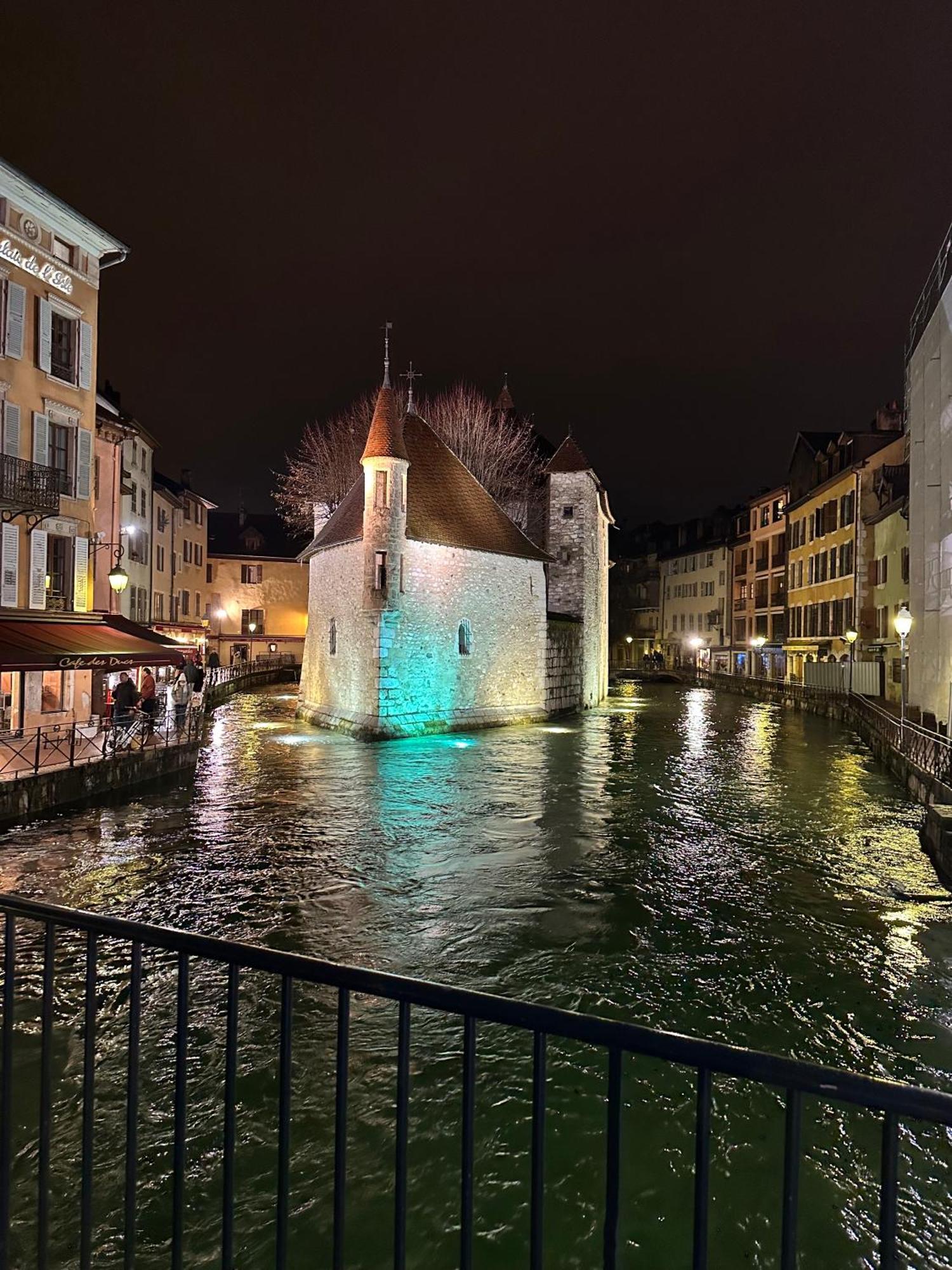 Lac Arte Postale Annecy Luaran gambar